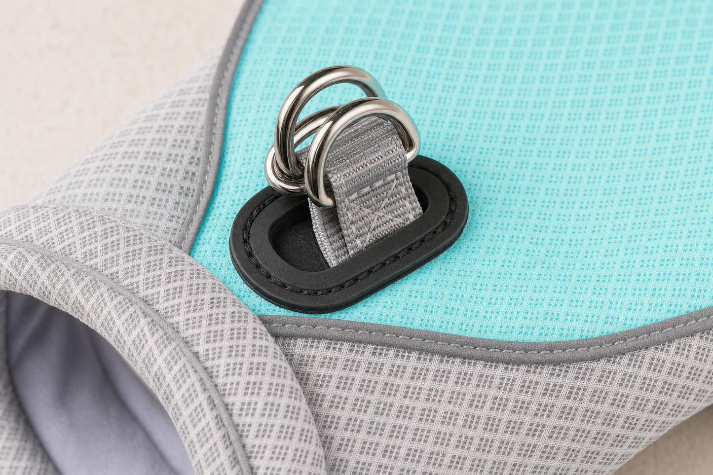 Dog Cooling Vest Harness with Traction D-Rings - detail
